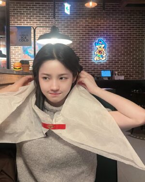 Chun Young-min Instagram - 🍔🍞🥖🍔