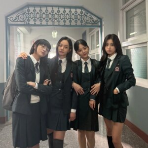 Chung Su-bin Instagram - 보고싶은 채화여고즈🍀

#선의의경쟁 #friendlyrivalry