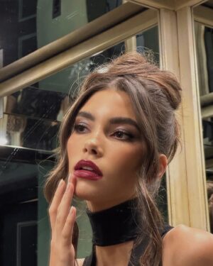 Cindy Mello Instagram - countdown to christmas 💋