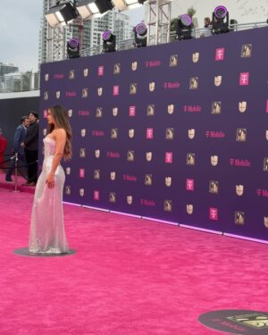 Clarissa Molina Instagram - Premio Lo Nuestro 2025 ✨ que noche tan hermosa! @premiolonuestro 

Glam Squad ✨ son lo máximo! 
Stylist by  @claudiafashions 
Look by @suzelletaveras 
Jewelry @silveritalybyerikaty 
Makeup  @leurbanop 
Hair @gorgeousbyjlopez
Photo by @chepejose