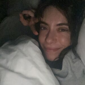 Claudia Riera Instagram - 🌃. 5 minutos en Madrid! 🦋