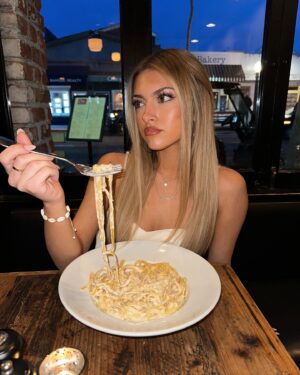 Coco Quinn Instagram - Amo la pasta 🇮🇹🇮🇹