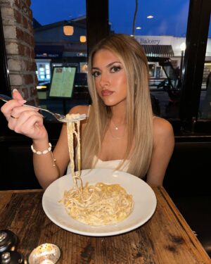 Coco Quinn Instagram - Amo la pasta 🇮🇹🇮🇹
