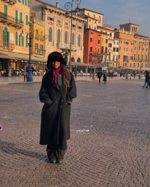 Comfort Fedoke Instagram - Spending my New Years 🇮🇹Mirandola to Verona Italy 🇮🇹 with Ife and family 🇦🇱
•
#2025 #italy #trusttheprocess