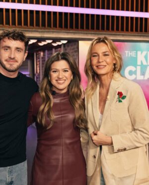 Connie Nielsen Instagram - @gladiatormovie is out TODAY!!!! New York screenings, @gq party, @kellyclarkson who rocked, @cbsmornings thank you all for the love. To all the fans (who stood in the rain) - thank you for showing up for us❤️❤️❤️