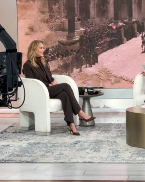 Connie Nielsen Instagram - @gladiatormovie is out TODAY!!!! New York screenings, @gq party, @kellyclarkson who rocked, @cbsmornings thank you all for the love. To all the fans (who stood in the rain) - thank you for showing up for us❤️❤️❤️