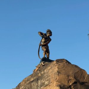 Cristina Saavedra Instagram - Gracias, Chile, por prestarme también  tu océano para respirar. Gracias por ser refugio  estas navidades. Por darme tu fuerza. Por enseñarme los detalles de tu historia. Por cuidarme. Por deslumbrarme. Por emocionarme. 🫶🏾 Navidad ‘24