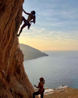 Daila Ojeda Instagram - The other day I was talking with @karin.i.z and @harmerama about the empty feeling that we get when a week of climbing with such lovely people ends and that’s what’s happening to me once again, I miss you all already!!Thanks so much for such a special week. I hope our paths cross again! ❤️ And thanks to @shemovesmountains for making this possible 🙏🏽

@shemovesmountains #Kalymnos
@blackdiamond 
@scarpa_world