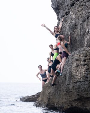 Daila Ojeda Instagram - The trip to #Mallorca with @shemovesmountains arrived to the end and today I have an emotional hangover. This week was very special to me ✨

I loved everything, get to know the island a bit more, climbing, the sea… I would say I still need time for the #dws 😅 …but I especially loved sharing this trip with a group of such inspiring women. Thanks for everything girls and have a good trip back home. I hope to see you soon! ❤️ 

@cristina.pogacean and @karin.i.z It’s always a pleasure to work with you. I learned a lot on every trip with you guys! Thanks also to my friends from @rockandwatermallorca for taking us on the boat to do some really cool #dws! It was a lot of fun. I would definitely go back with you guys!

El viaje a #Mallorca con @shemovesmountains llegó a su fin y hoy tengo resaca emocional. Que semana tan especial ✨

Me encantò todo, conocer un poquito mejor la isla, la escalada, el mar… para el psicobloc necesito todavía tiempo diría yo 😅 …pero sobretodo me encanto compartir esta experiencia con un grupo de mujeres tan inspiradoras. Gracias por todo chicas! Buen viaje de regreso a casa y espero volver a verlas pronto! ❤️ 

@cristina.pogacean y @karin.i.z un placer como siempre trabajar con ustedes. Aprendo mucho en cada viaje!
Gracias tambien a mis amigos de @rockandwatermallorca por llevarnos con la barca a hacer unos #psicobloc tan chulos! Fue super divertido. Con ustedes me animo a repetir seguro!

📸 by @james_lucas It was nice to see you! 

@shemovesmountains @blackdiamond @scarpa_world 
@scarpaspain