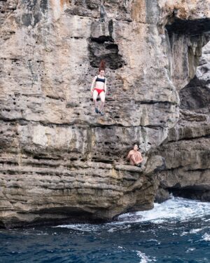 Daila Ojeda Instagram - The trip to #Mallorca with @shemovesmountains arrived to the end and today I have an emotional hangover. This week was very special to me ✨

I loved everything, get to know the island a bit more, climbing, the sea… I would say I still need time for the #dws 😅 …but I especially loved sharing this trip with a group of such inspiring women. Thanks for everything girls and have a good trip back home. I hope to see you soon! ❤️ 

@cristina.pogacean and @karin.i.z It’s always a pleasure to work with you. I learned a lot on every trip with you guys! Thanks also to my friends from @rockandwatermallorca for taking us on the boat to do some really cool #dws! It was a lot of fun. I would definitely go back with you guys!

El viaje a #Mallorca con @shemovesmountains llegó a su fin y hoy tengo resaca emocional. Que semana tan especial ✨

Me encantò todo, conocer un poquito mejor la isla, la escalada, el mar… para el psicobloc necesito todavía tiempo diría yo 😅 …pero sobretodo me encanto compartir esta experiencia con un grupo de mujeres tan inspiradoras. Gracias por todo chicas! Buen viaje de regreso a casa y espero volver a verlas pronto! ❤️ 

@cristina.pogacean y @karin.i.z un placer como siempre trabajar con ustedes. Aprendo mucho en cada viaje!
Gracias tambien a mis amigos de @rockandwatermallorca por llevarnos con la barca a hacer unos #psicobloc tan chulos! Fue super divertido. Con ustedes me animo a repetir seguro!

📸 by @james_lucas It was nice to see you! 

@shemovesmountains @blackdiamond @scarpa_world 
@scarpaspain