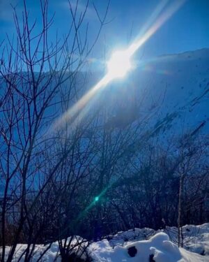 Daksha Nagarkar Instagram - Iceolated but loving it. 🧊
.
#dakshanagarkar #love #happy #travel #snow #travelphotography #europe #instalike #instagood #instagram #instafit