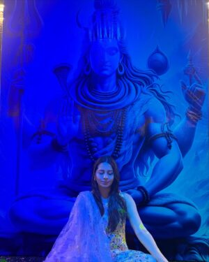 Damini Dave Instagram - “Shiva is my peace, my chaos.” 
Har Har Mahadev 🕉️

#trimbakeshwar #jyotirling #2025 #trimbakeshwartemple #shiva #omnamahshivaya #instagram #positivevibes #monday #post #daminidave