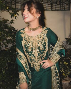 Dananeer Mobeen Instagram - Sir Talha nahee aaye tou kya huwa, atleast cute pictures aa gayeen 🤷🏻‍♀️🫡🤝🏻
-
Outfit @kanwalmalik.official 🤍