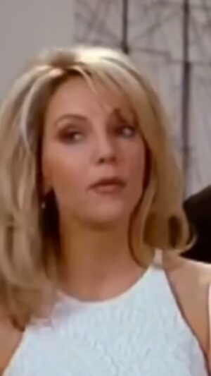 Daphne Zuniga Instagram - Oh hello… someone is knocking at Melrose Place. New episode of @stilltheplace just dropped and guess whose debut.❤️🎧! 
@heatherlocklear @lauraleightonforreal 

#heatherlocklear #stilltheplace #melrose place #podcast #daphnezuniga #lauraleighton #Courtneythornesmith
