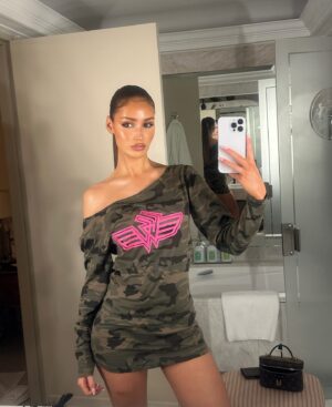 Darcy Williams Instagram - loves a mirror selfie