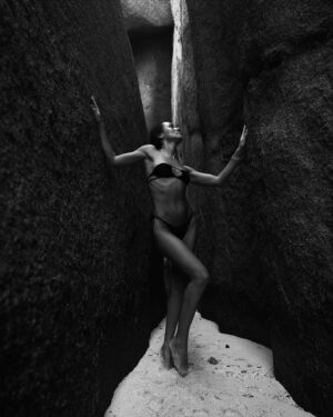Darya Rudenok Instagram - 🖤 #seychelles 

📸 @andrianovaksu