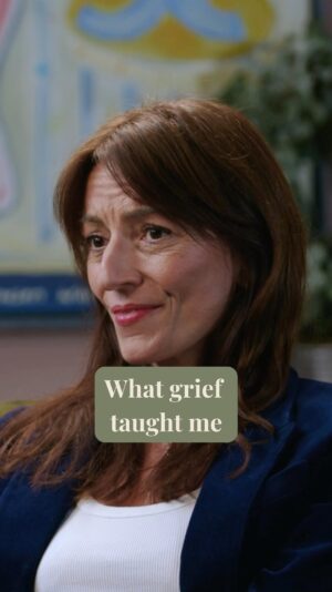 Davina McCall Instagram - How to truly support someone who is grieving…

“Just show up.” — Richard E. Grant 💚

On this episode of Begin Again, @richard.e.grant shares some of the most heartfelt and beautiful reflections on love, loss, and the power of simply being there. 

Comment ‘richard’ and we’ll send you this conversation
