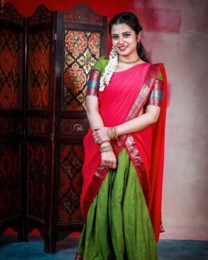 Deepthi Rajendra Instagram - Half saree, whole lot of love 🥰

🥻 @chettinad_sarees 
💄 @radhika_makeover_66
📸 @epkarthickphotography