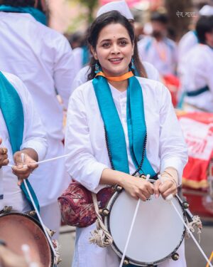 Deepti Devi Instagram - Into the magic of Ganapati Bappa! With heart  mind and soul... 

#ganapati #bappamoraya #indianfestival #deeptidevi

@kalaawantdholpathak @kalaawant_foundation 

Captured by @neilblues 🍃