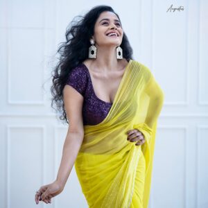 Deepti Devi Instagram - @yrf ‘s Desi 💛 vibes only 
 

Team 
Clicked by @omkar_vaidya_ @neilblues 
Designer @fashionrules_sarees @kavitaupadhye  @deepali_deshpande 
MUAH @pranalimakeupartist 
Studio @pranalimakeupartist 

#deeptidevi #ｄｅｅｐｔｉｄｅｖｉ #photooftheday #potraitphotography #fashion #styleinspiration #photoshoot #indianwear #sareelove #yellowsaree #glam #glitter #yrf #bollywood #indianactress