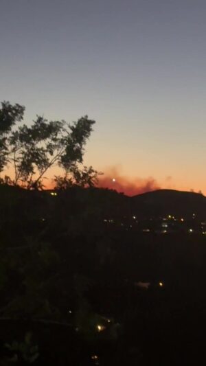 Denise Boutte Instagram - THANK YOU WEST HILLS FIRE DEPARTMENT!!!!! This 💩 is REAL ya’ll🙏🏾 All I said the ENTIRE Time was GOD I TRUST YOU & Pray we’d be spared. Like I said, it’s times like this HE Reminds us what Really matters… Our Family, Health, Faith, Real Friends, Happiness. Oh! and 5 small suitcases that really matter. A while dang house & 5 bags. Gives you some REAL perspective 🙏🏾
Love Ya’ll!!!! DB’