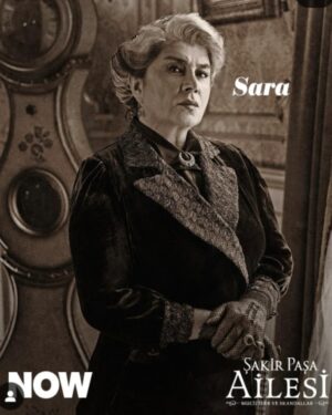Denise Capezza Instagram - Bu akşam saat 20:00 @nowtvturkiye de 
sizinleyiz.. 
#şakirpaşaailesi
