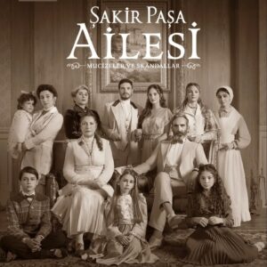 Denise Capezza Instagram - Bu akşam saat 20:00 @nowtvturkiye de 
sizinleyiz.. 
#şakirpaşaailesi