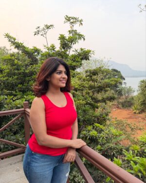 Dhamnashree Kadgaonkar Instagram - Good morning everybody ...

#dhanashrikadgaonkar #photoshoot #mulshi #nomakeup