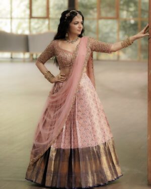 Dhivyadharshini Instagram - 10 photos iruku porumaiya pathu solunga yepdi iruku nu,because a girl needs to dress up once in a while 😘 

Deets: 
Outfit @nirali_design_house 🥰
Jewelery @bronzerbridaljewellery 😘
Make up @makeupibrahim 🥹
Hairstyle @hairstylists_vijayaraghavan 💯
Photography @camerasenthil 🙏
 Big thank you to this incredible team who have been my big support ❤️❤️❤️ 

#ddneelakandan #lehenga #pavadaithavani #ddstlyles