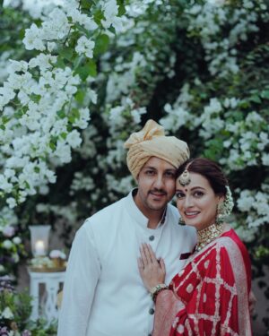 Dia Mirza Instagram - To love, in its simplest and purest form, A hand to hold through every storm. In sunsets and moonlit skies, we find, The beauty of hearts intertwined.
Through the laughter of our daughter, the strength of our son, We’ve walked this journey, hand in hand, one by one. Every day with you is my favorite song, Together, we are building a love so strong. 

Happy Anniversary Husband ♥️💫 
I love being your lawfully wedded wife 😉 @vaibhav.rekhi #SunsetKeDivane