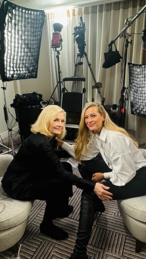 Diane Sawyer Instagram - Twenty years ago, the Indian Ocean earthquake and tsunami made history as it tore through Southeast Asia, leaving more than 230,000 people dead. We heard the story of a 25-year-old woman who had survived the wreckage by clinging to the top of a palm tree for nearly eight hours, despite crushed bones and internal bleeding. Another shock when we learned she was supermodel @pnemcova. Twenty years later, we got to sit down again. Petra remembered the horror of that day, the kindness of strangers that saved her, and how she turned tragedy into purpose. The first part of her story Thursday on @goodmorningamerica - hope you’ll join us.