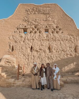 Dimpi Sanghvi Instagram - From exploring the rich heritage of Diriyah to indulging in unforgettable experiences, Riyadh truly leaves a lasting impression. 🕌✨ 

Our evening began at Café Bateel, where we savored their delectable dates kunafa—a perfect fusion of tradition and sweetness that felt like dessert heaven. 🍴❤️ Next, we made our way to Winter Wonderland, where dazzling lights, thrilling rides, and endless laughter created memories to cherish. ❄️🎡 

We wrapped up the day with a luxurious dinner at The Globe, enjoying breathtaking views of Riyadh’s sparkling skyline. 🌆✨ A perfect blend of culture, excitement, and elegance that makes Riyadh truly unique. 🇸🇦 

@visitsaudi 
#SaudiWinter 
#VisitSaudi 
#Saudi 
#Riyadh 
#Ad