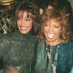 Dionne Warwick Instagram - I’m so deeply saddened, however, knowing that my Aunt Cissy died peacefully and that she is in a much better place, is a consolation and comfort to me. ❤️