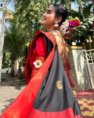 Dissha Pardeshi Instagram - मकर संक्रांतीच्या गोड शुभेच्छा 🪁