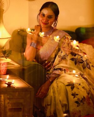 Dissha Pardeshi Instagram - शुभ दिवाळी 🪔