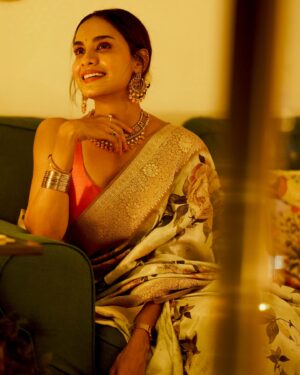 Dissha Pardeshi Instagram - शुभ दिवाळी 🪔