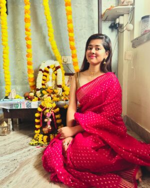 Ditipriya Roy Instagram - | শুভ বসন্ত পঞ্চমী | 🙏🏻❤️
.
.
.
.
.
.
.
.
. 📷 মা 
.
.
.
.
.
. #saraswati #puja #saree #monday #mondaymotivation #lookbook #bengali #ethnic #jewellery #hairgoals #happysoul #spirituality #peace #wisdom #instagood #instalike #instamood