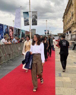 Divya Prabha Instagram - 📸 Así ha sido el emocionante estreno de #LaLuzQueImaginamos en el #72SSIFF con Payal Kapadia y las tres protagonistas.

Ha sido la primera presentación de la película en nuestro país tras recibir el Gran Premio del @festivaldecannes 🏆

¡Y el 13 de diciembre llega a los cines!