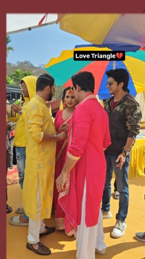 Divya Pugaonkar Instagram - जयंत जान्हवीच्या हळदी सोहळ्यातील काही क्षण🫶

#zeemarathi #lakshminivas #bhavyamangalkarya 
@zeemarathiofficial @anujthakare_ @meghanjadhav @divyasubhashpugaonkar_official @ianujprabhu