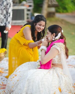Diya Krishna Instagram - Haldi❤️
Shot by @skabhijithphotography 
Costume @santinni.in 
MUA @brahma_hairandmakeup 
Event planners @grandoystereventplanners 
Location @tajgreencoveresort