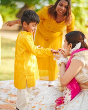 Diya Krishna Instagram - Haldi❤️
Shot by @skabhijithphotography 
Costume @santinni.in 
MUA @brahma_hairandmakeup 
Event planners @grandoystereventplanners 
Location @tajgreencoveresort