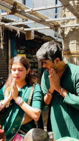 Diya Krishna Instagram - Trichy visit 🦋❤️🧿 Eid Mubarak in our Style! 
Both our outfits from @santinni.in