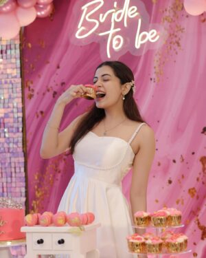 Diya Krishna Instagram - BRIDAL SHOWER 🧿❤️
Thank you @ahaana_krishna @ishaani_krishna @aswin__ganesh__ @sindhu_krishna__ @hansubeeeey and all my dear friends for making this day special for me.
Corset dress from @santinni.in 
Events by @lizaraevents 
Photography by @_stories_by_mathews__  @_mathews_photography