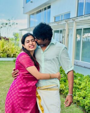 Diya Krishna Instagram - First Onam with my Babu and Baby Lian ❤️😍🖤🧿