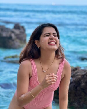 Diya Krishna Instagram - 🌊🧿