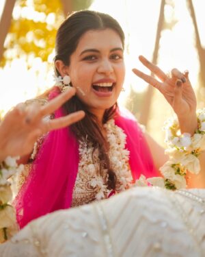 Diya Krishna Instagram - Haldi❤️
Shot by @skabhijithphotography 
Costume @santinni.in 
MUA @brahma_hairandmakeup 
Event planners @grandoystereventplanners 
Location @tajgreencoveresort