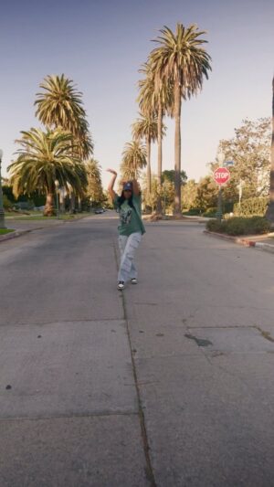 Dominique Perry Instagram - Not too much, just a lil jig ;)❤️ @leonthomas 
My baby sis @amiadeshaii 

📸: @cinematicradeo you make us jus clowning around look like a movie. Love u brother