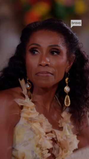 Dr. Jackie Walters Berry Instagram - It’s time to discuss the aftermath of some high intense moments. We are back with another episode tomorrow night at 9pm on @bravotv. You don’t want to miss this one! 

#drjackie #married2med #bravo #marriedtomedicine #drjackiewalters #health #m2m