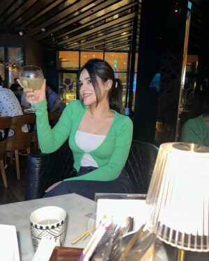Drishti Thakur Instagram - Sip n smile☺️

@hunkydory_barandkitchen 
@trutalent.management 

#food #amazing #funnight #vibes #cheers #fyp