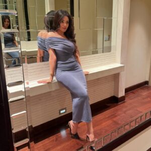 Drishti Thakur Instagram - A mirror only adds to the magic ✨ 

#mirror #reflection